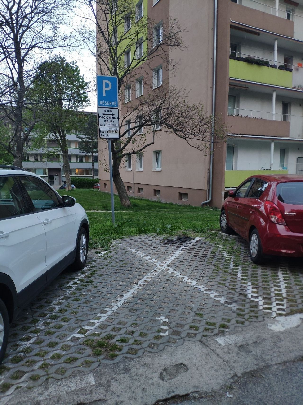 Nevyužívané vyhr. parkovanie na Segnerovej 6, Karlova Ves, Bratislava |  Odkazprestarostu.sk