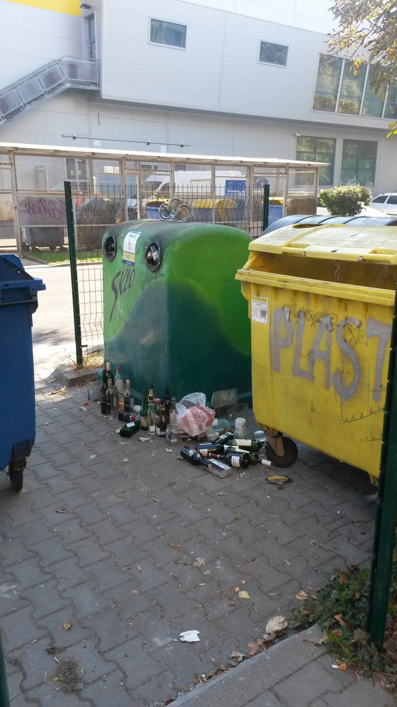Odpadkové koše - vývoz skla, Sever, Trnava | Odkazprestarostu.sk