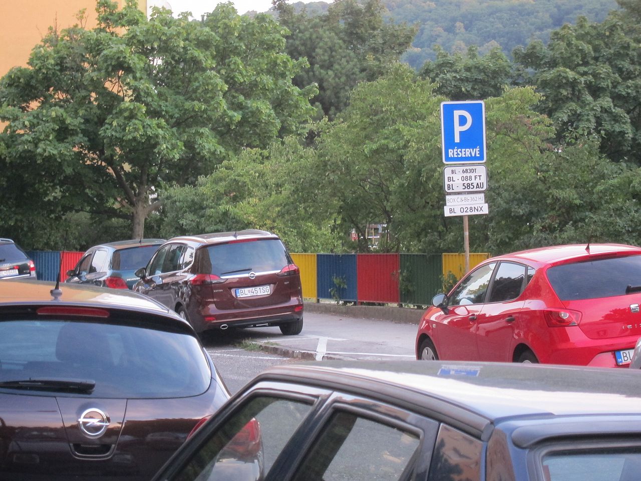 Neaktuálne vyhradené parkovanie, Dúbravka, Bratislava | Odkazprestarostu.sk