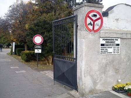 Kamery pri bránach cintorína, Západ, Trnava | Odkazprestarostu.sk