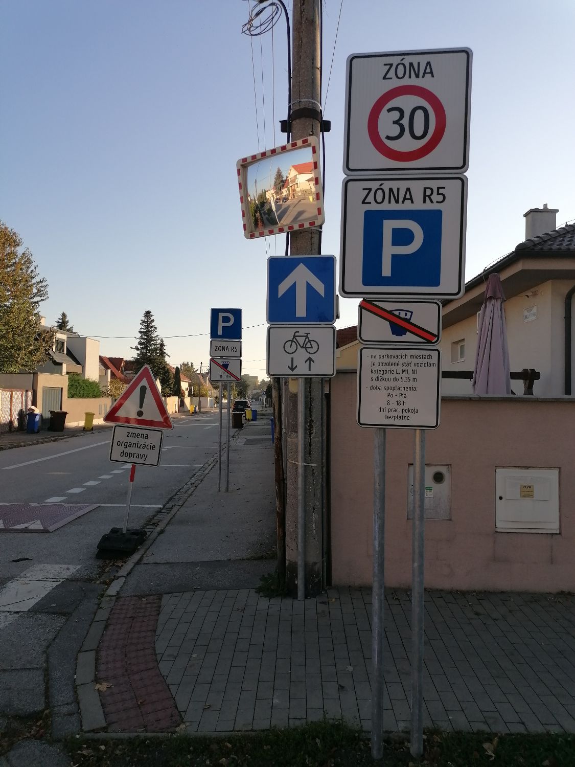 Ulica Juraja Fándlyho-zvislá značka-neaktuálna, Stred, Trnava |  Odkazprestarostu.sk
