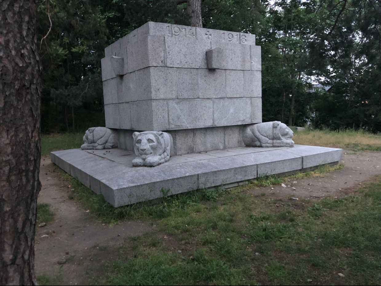 Zanedbaný pomník obetiam I. svetovej vojny, Staré Mesto, Bratislava |  Odkazprestarostu.sk
